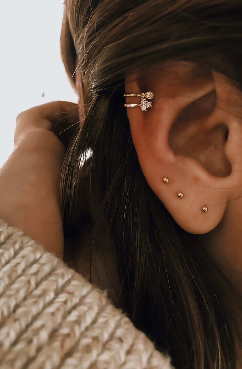 Yili (Faux Piercing)