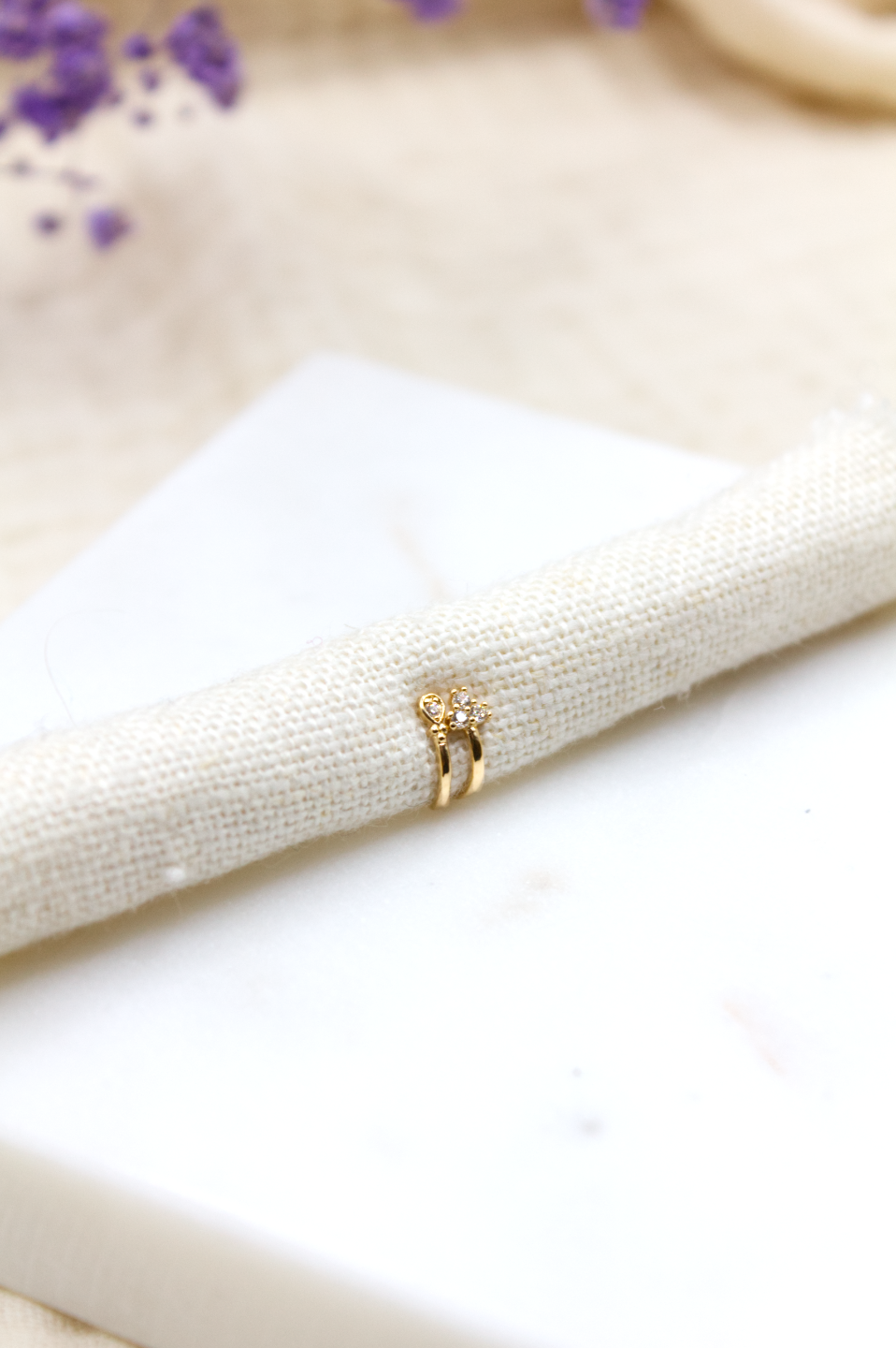 Yili (Faux Piercing)