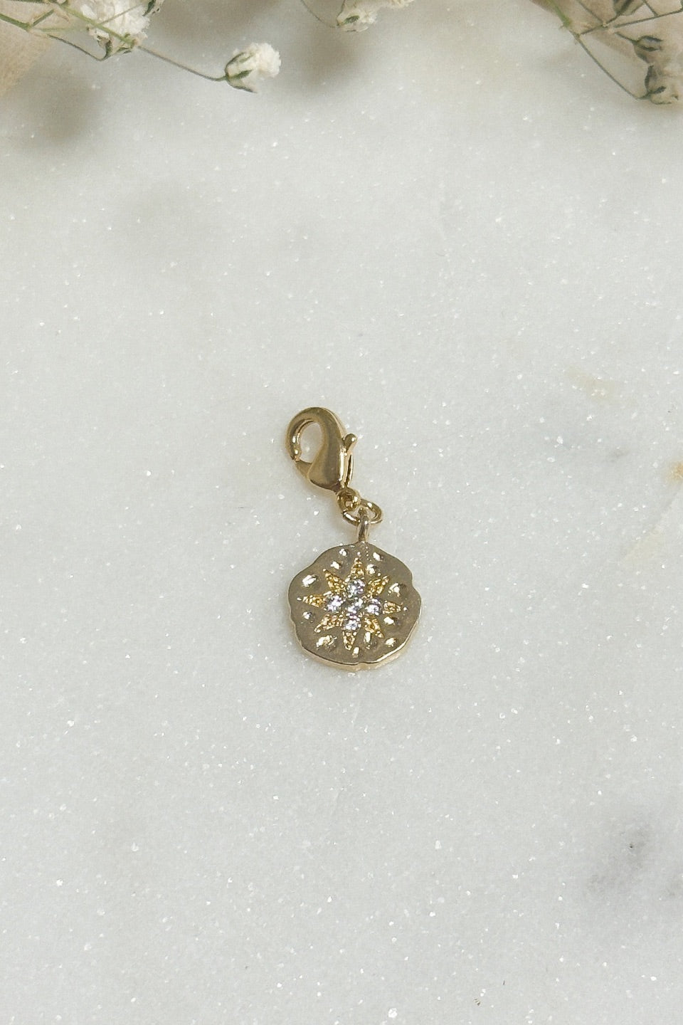 Charms Médaille étoile sertie